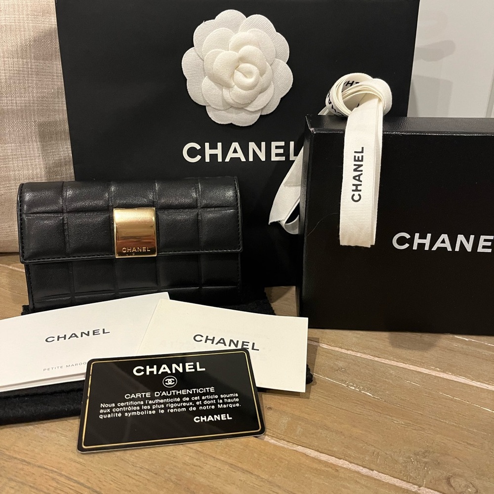 VINTAGE CHANEL 2002 Black Lambskin Choco Bar - PLASTIC ON HARDWARE - PRISTINE